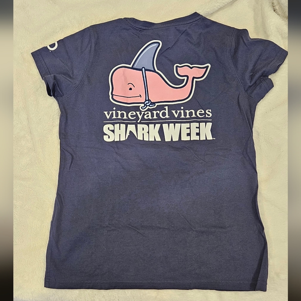 Vineyard Vines x Discovery Channel Shark Week shirt, S